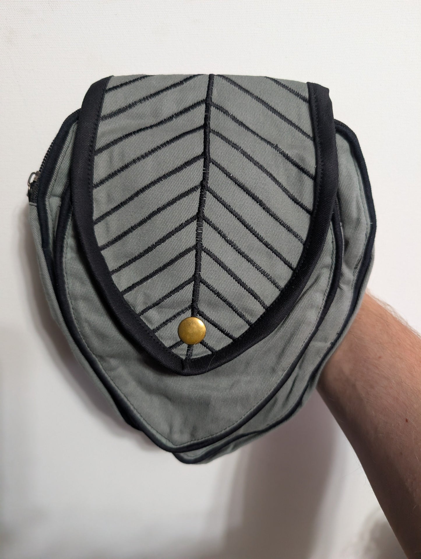 Belt: Leaf Teardrop Pouch [ABO-303B]