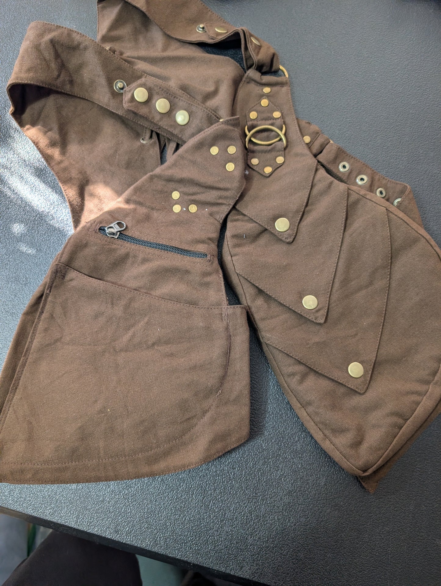 Holster: Dragon Scales Pocket Vest [ABO-604]